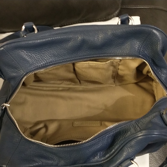 Lacoste bag - Picture 4 of 4